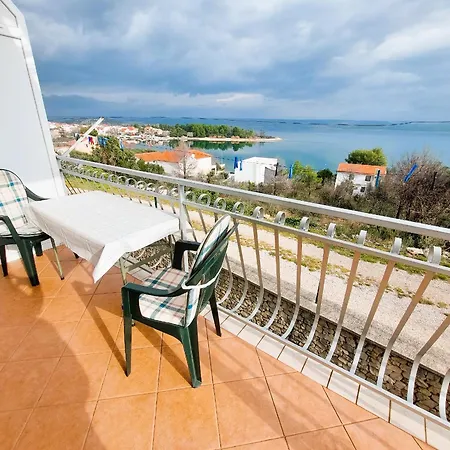 Bay Serenity Apartments - Raslina Exterior photo